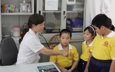 Mỗi trường học phải có ít nhất 1 cán bộ y tế